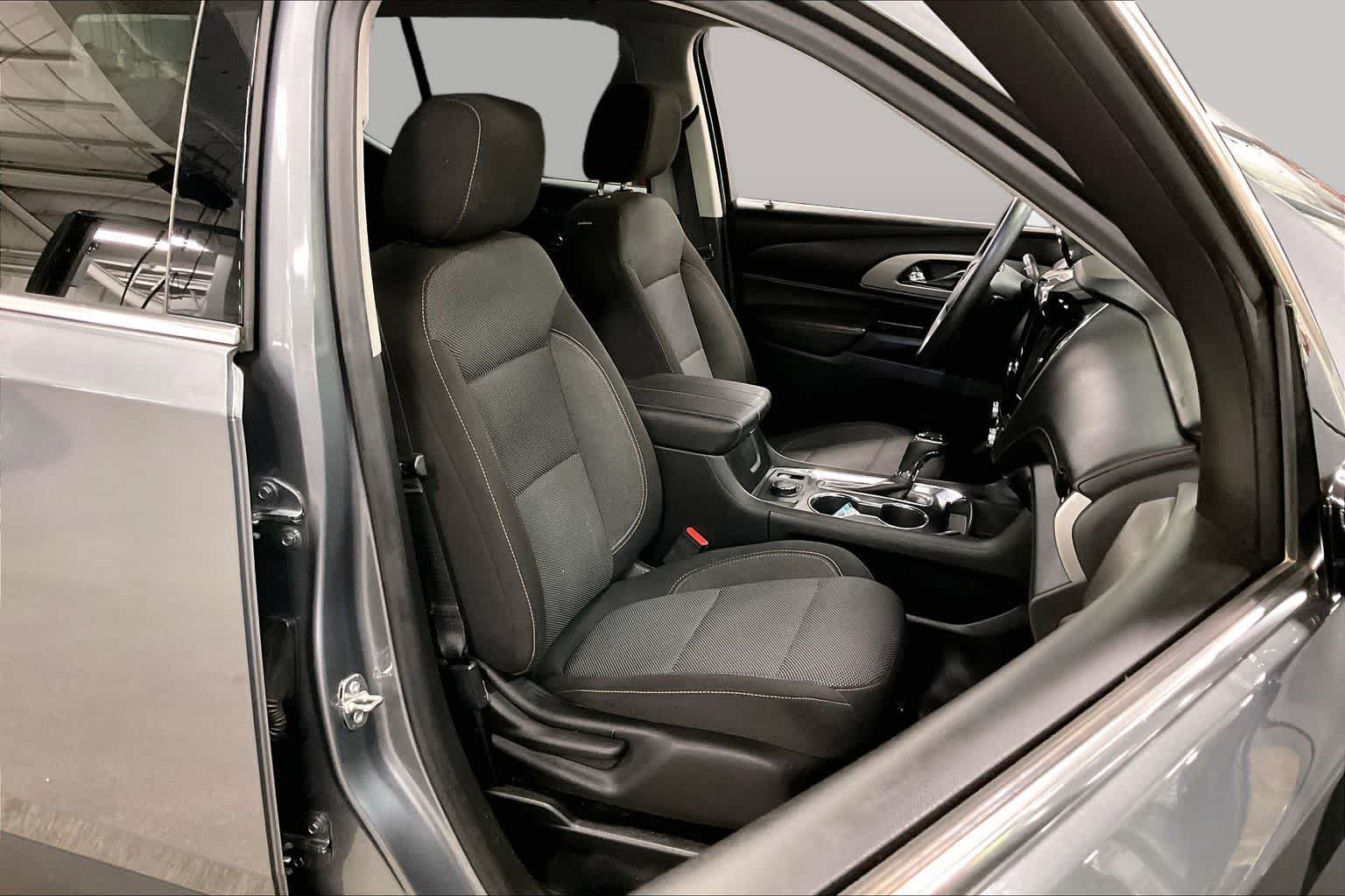 Used 2019 Chevrolet Traverse LS FWD image 9