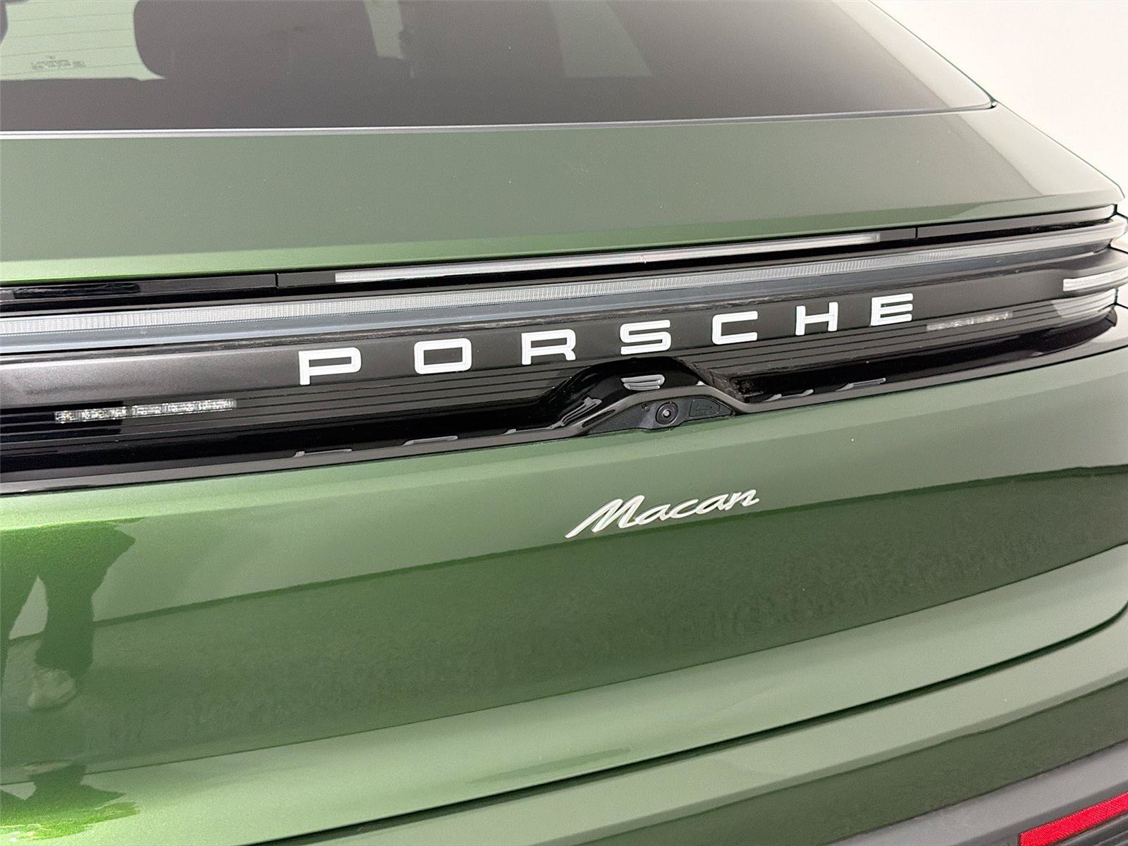 Certified 2026 Porsche Macan Electric RWD image 17