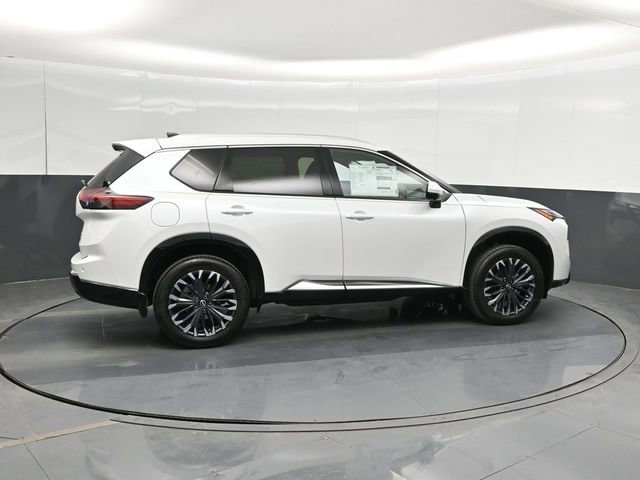 New 2026 Nissan Rogue Platinum image 3