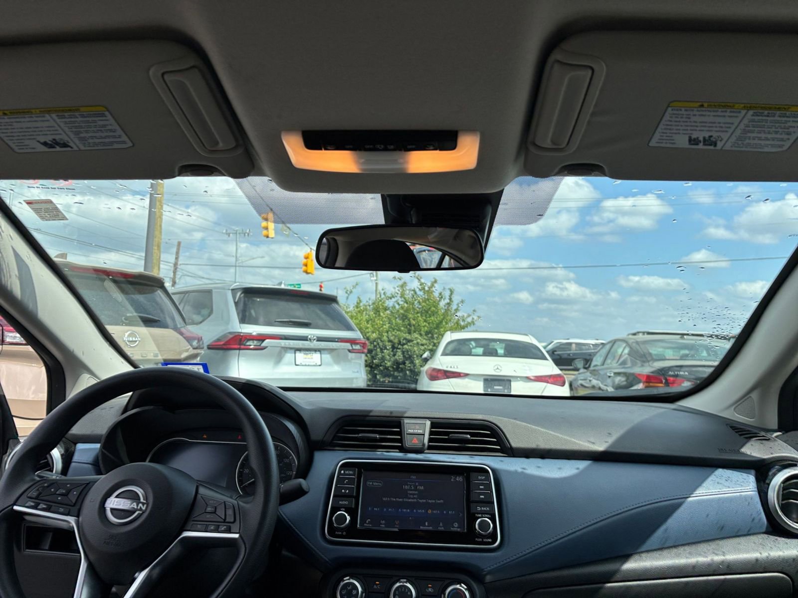 Used 2025 Nissan Versa SV FWD image 31