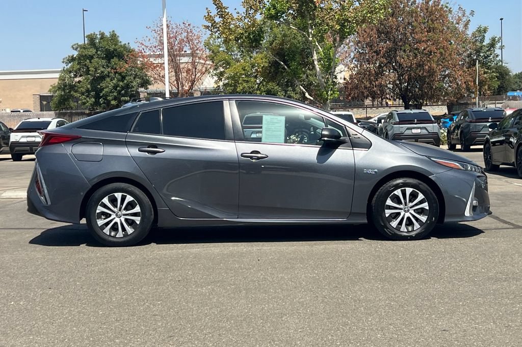 Certified 2021 Toyota Prius Prime Limited FWD image 3