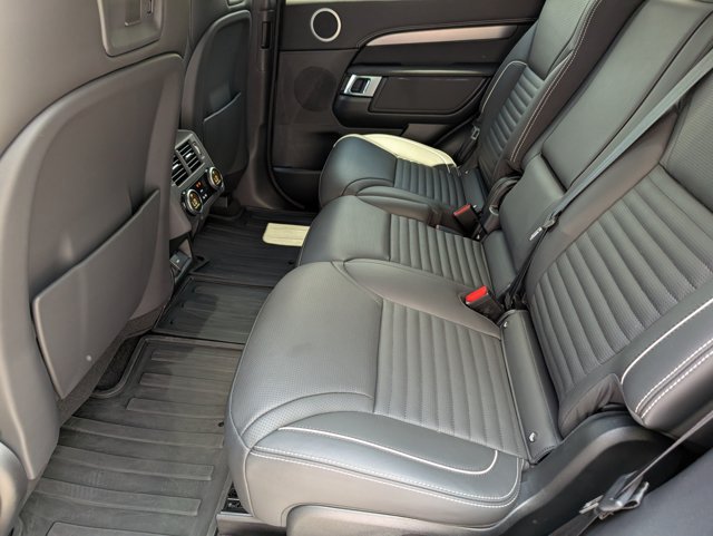 Certified 2024 Land Rover Discovery Dynamic SE AWD/4WD image 22