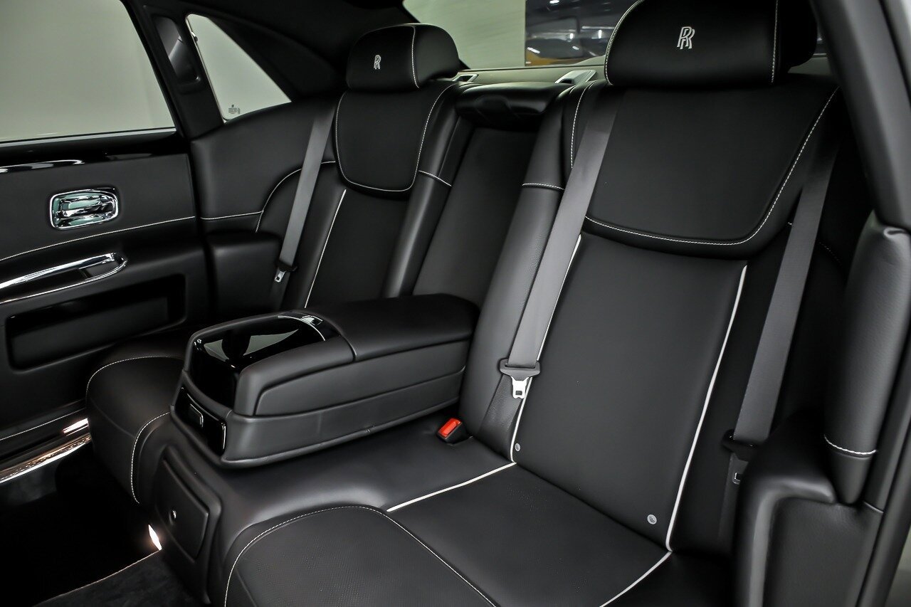 Used 2020 Rolls-Royce Ghost RWD image 25