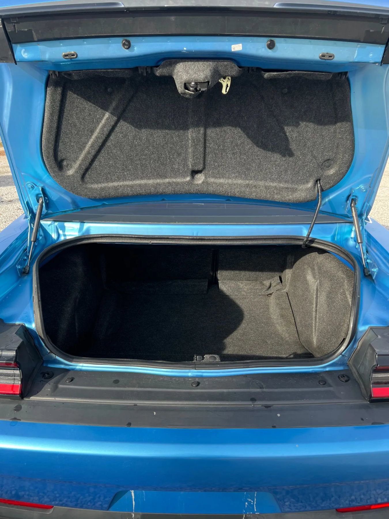 Used 2015 Dodge Challenger SXT Plus image 18