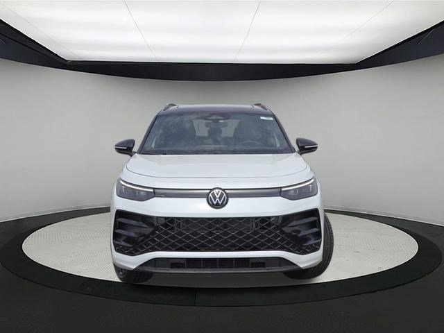 New 2026 Volkswagen Tiguan SE R-Line AWD/4WD image 2