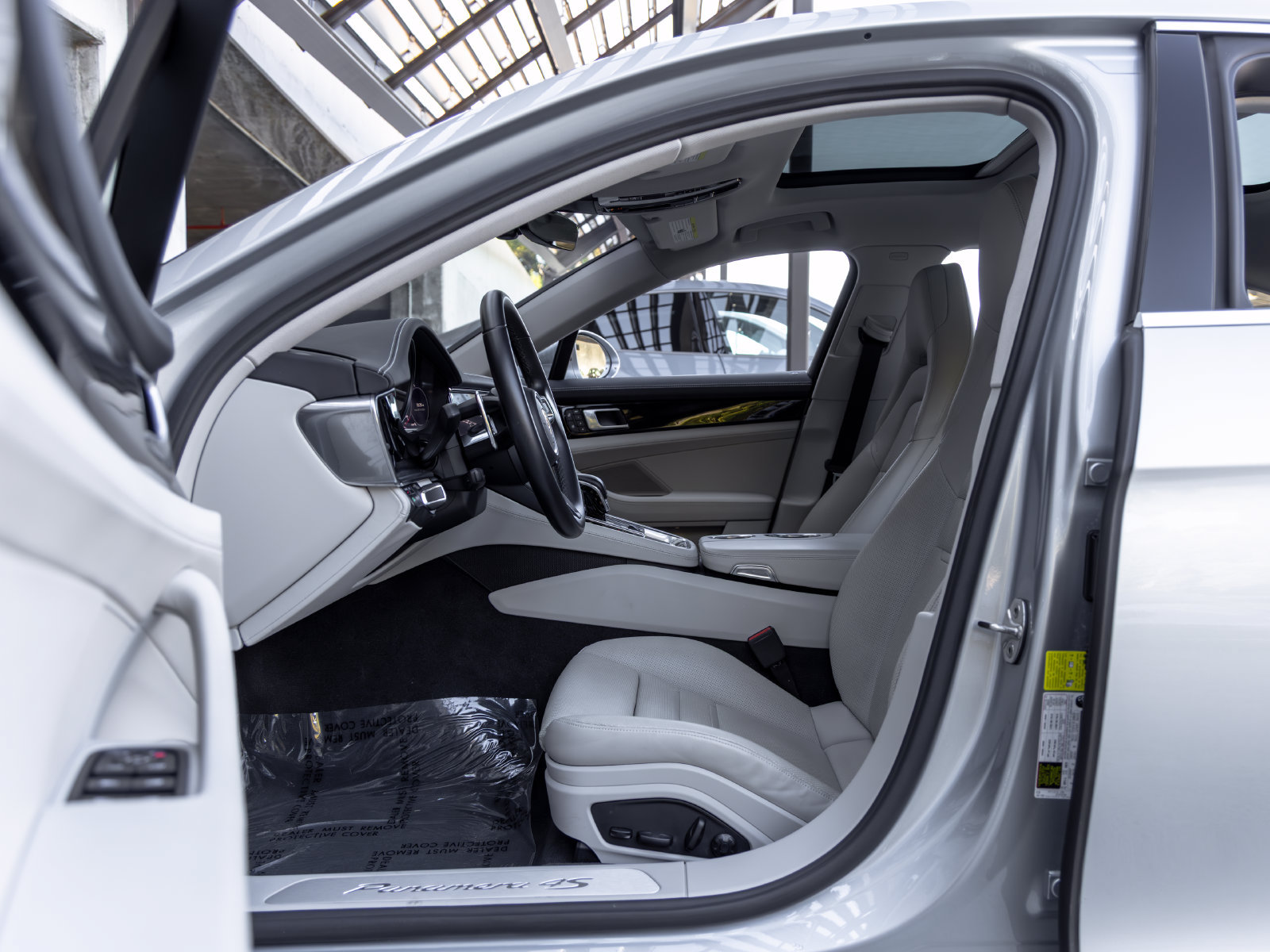 Certified 2022 Porsche Panamera 4S AWD/4WD image 25
