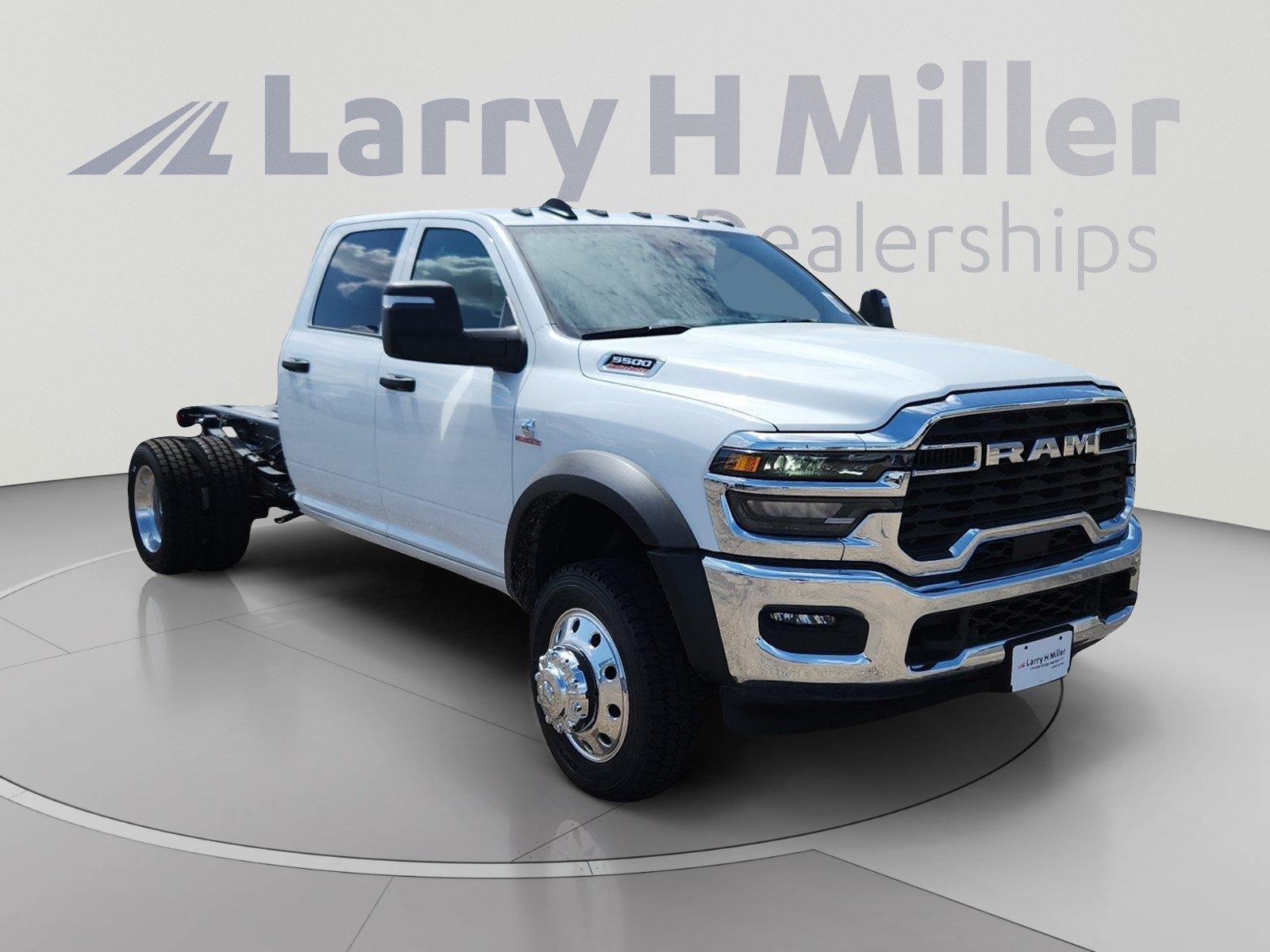 New 2025 RAM 5500 Tradesman AWD/4WD image 8