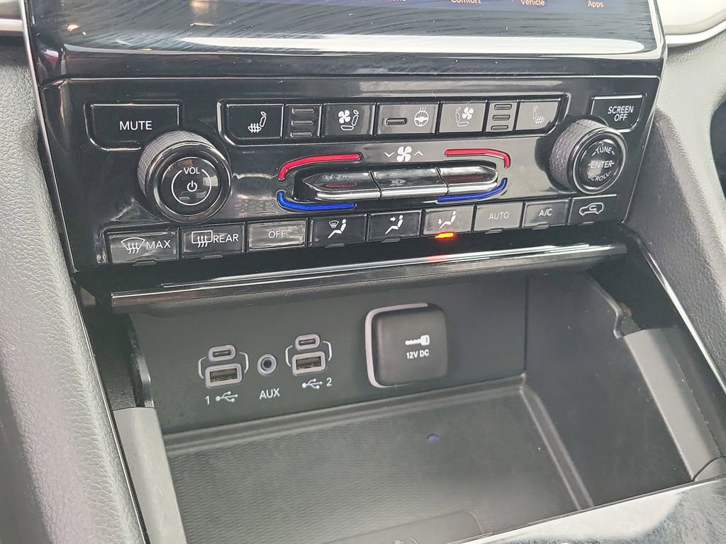 Used 2023 Jeep Grand Cherokee L Limited w/ Luxury Tech Group II image 24