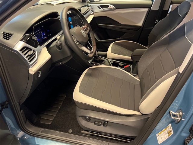 New 2026 Volkswagen Taos SE image 6