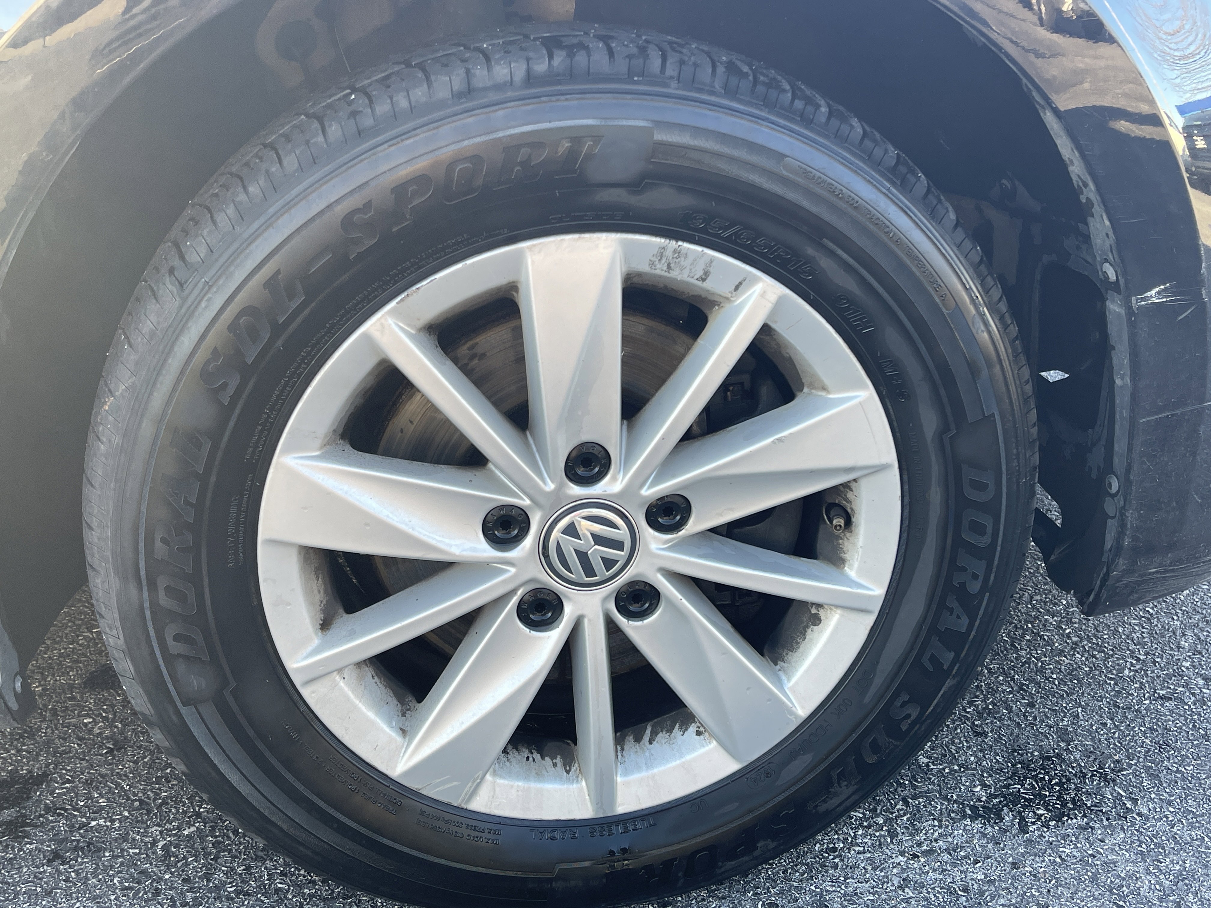 Used 2016 Volkswagen Golf S image 9