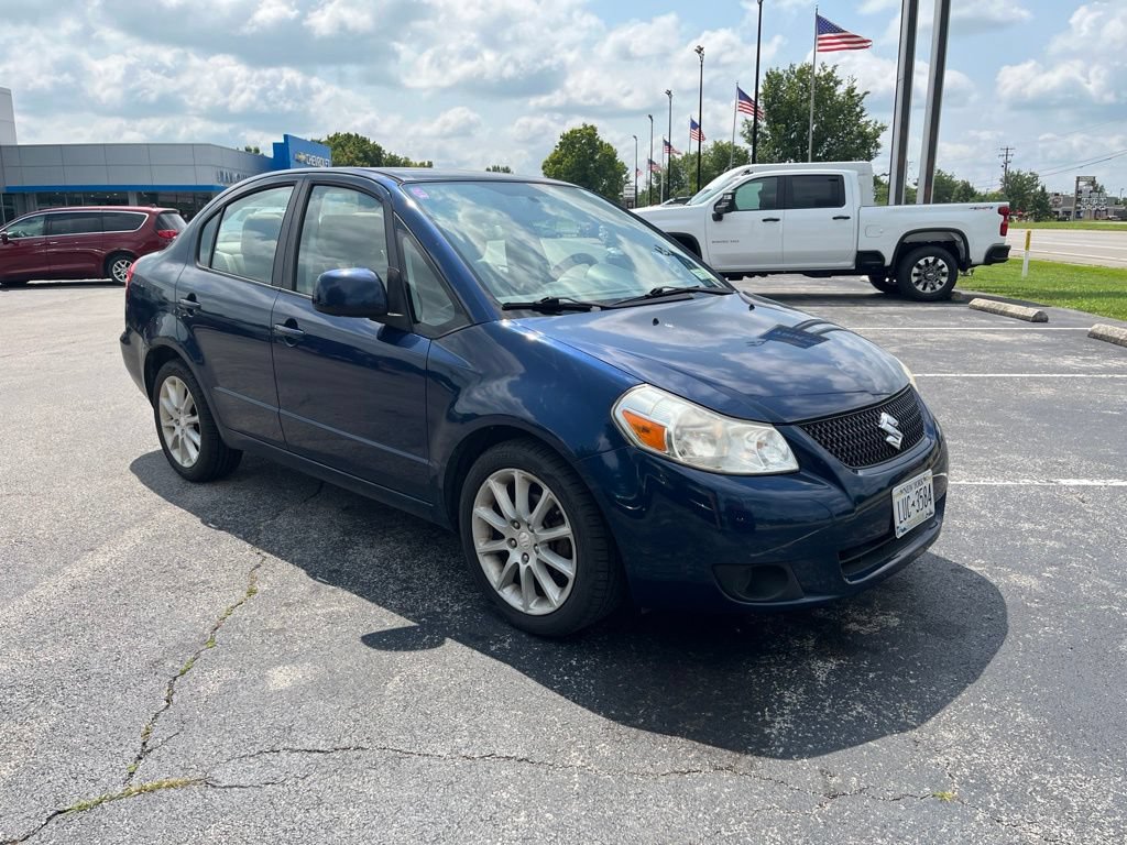 Used 2011 Suzuki SX4 LE FWD image 2
