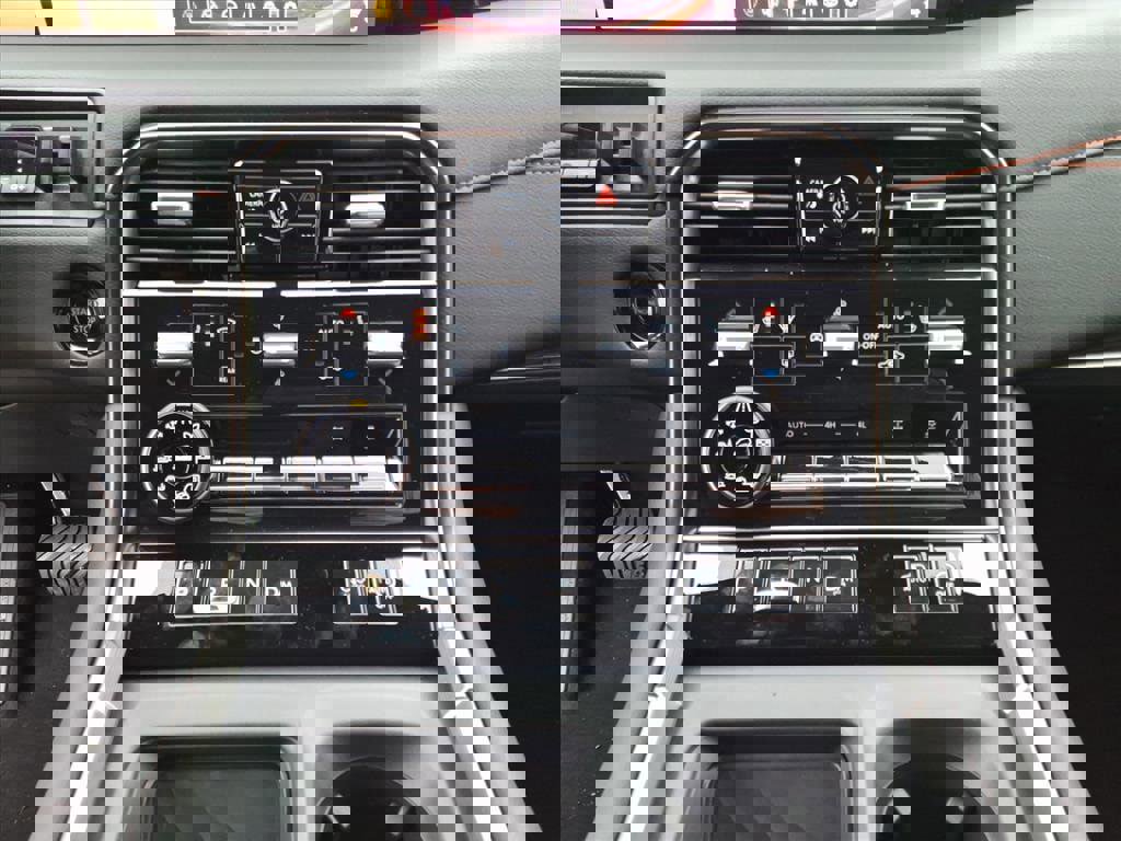 New 2026 Nissan Armada PRO-4X w/ Captain's Chari Seat Package image 9