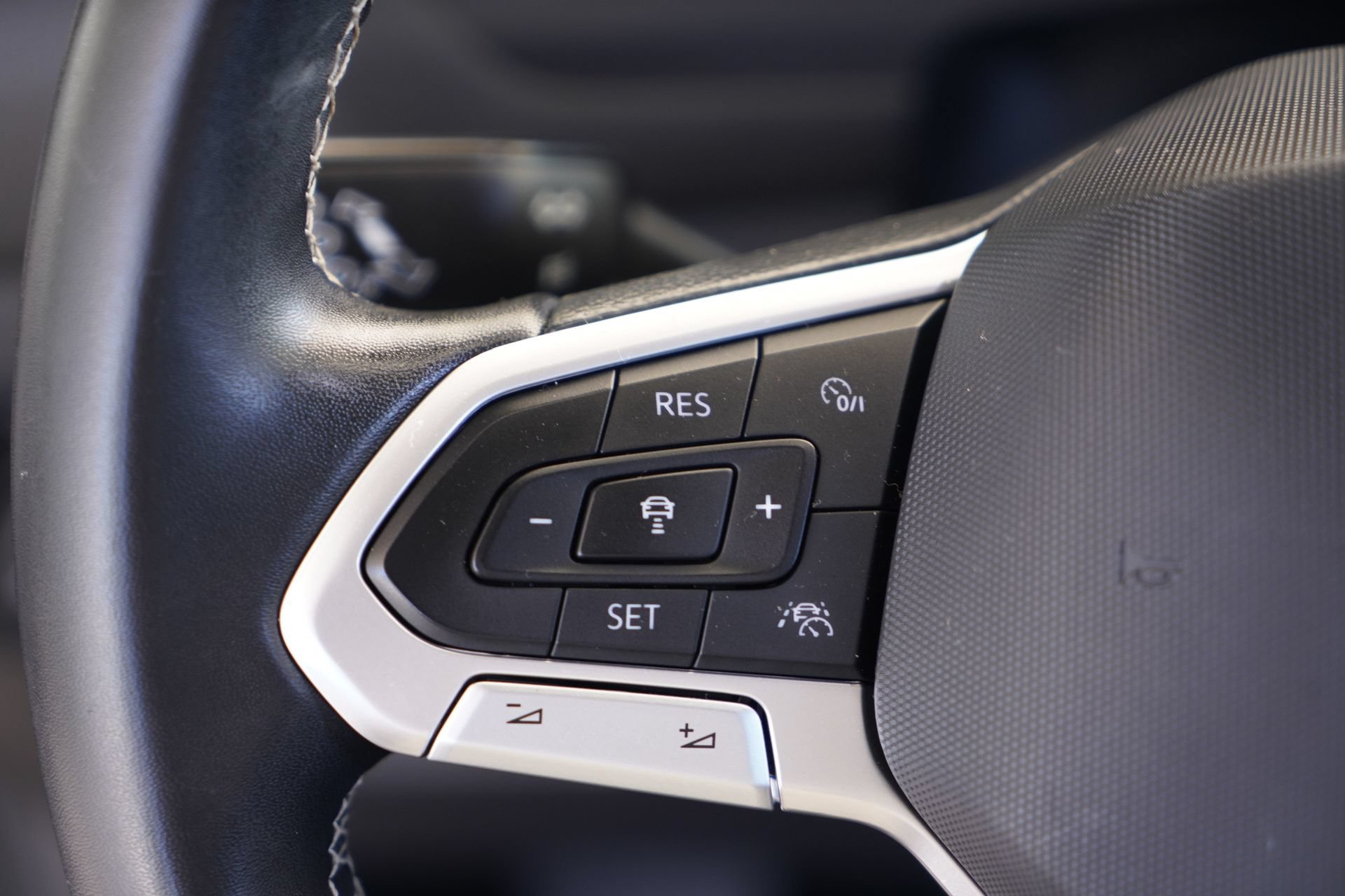 Certified 2023 Volkswagen Tiguan S FWD image 12