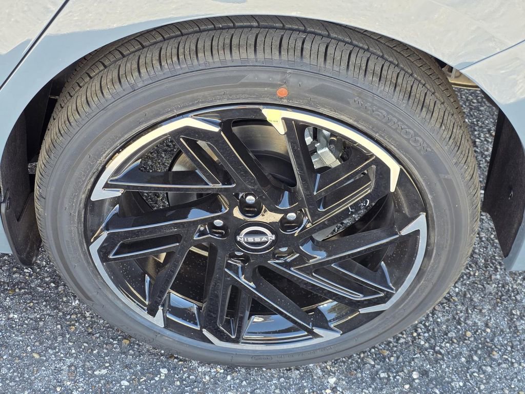 New 2026 Nissan Sentra SR w/ Floor Mat Package FWD image 32