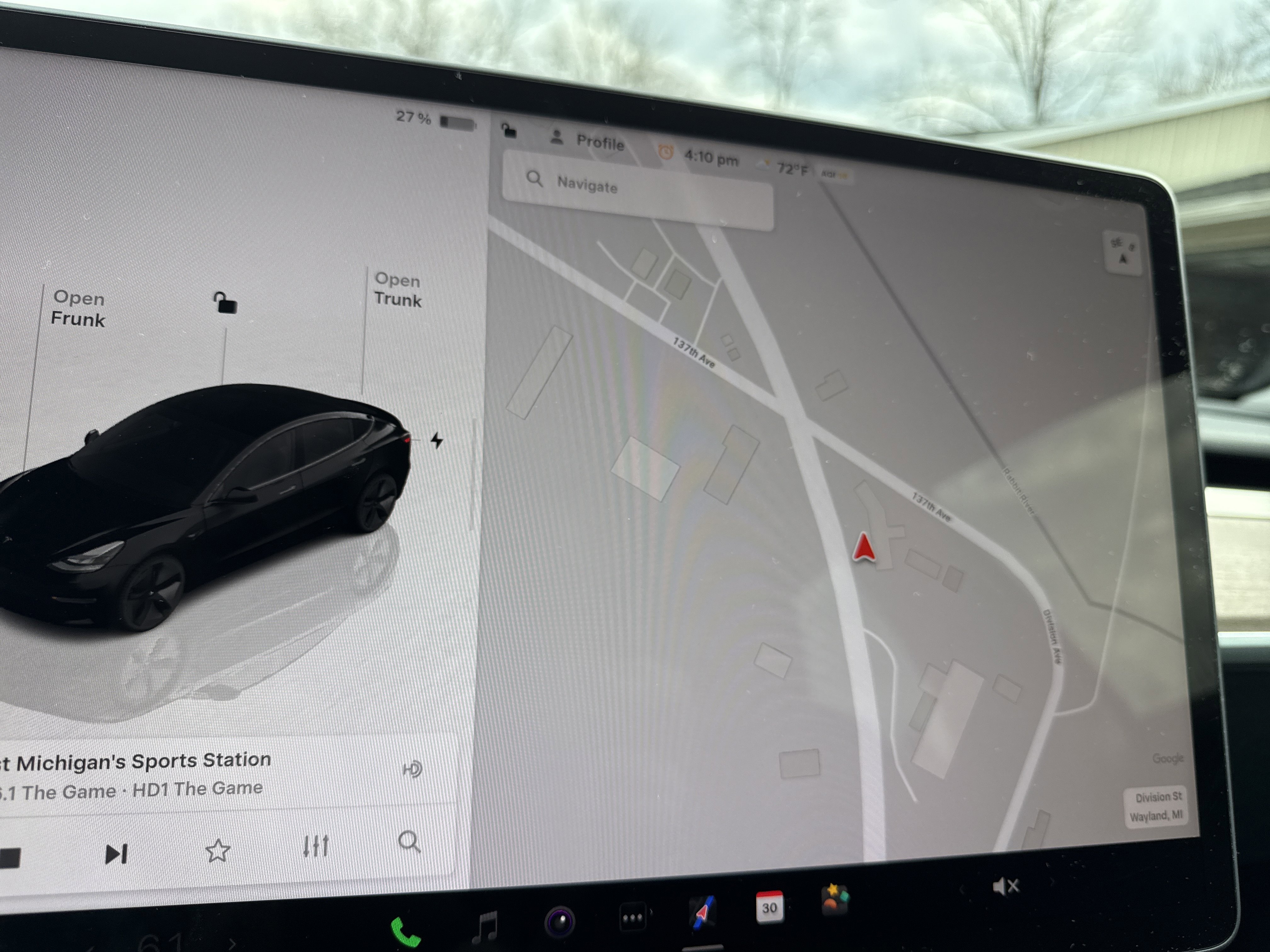 Used 2023 Tesla Model 3 Standard Range image 2