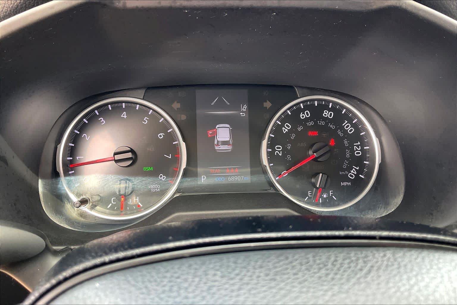 Used 2021 Toyota RAV4 XLE w/ Convenience Package FWD image 22