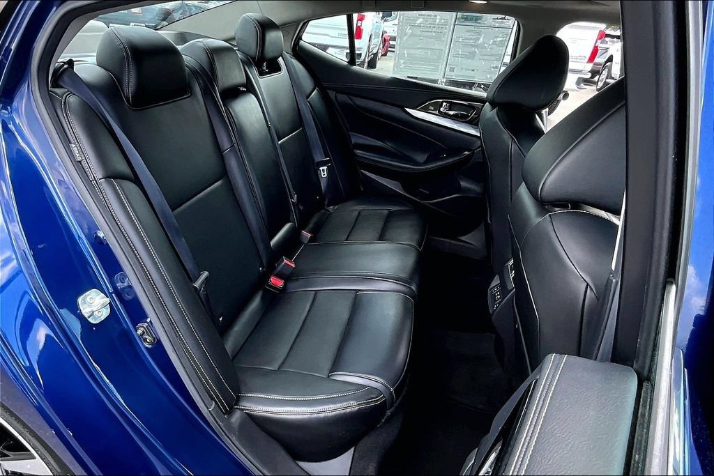 Used 2023 Nissan Maxima SL FWD image 27