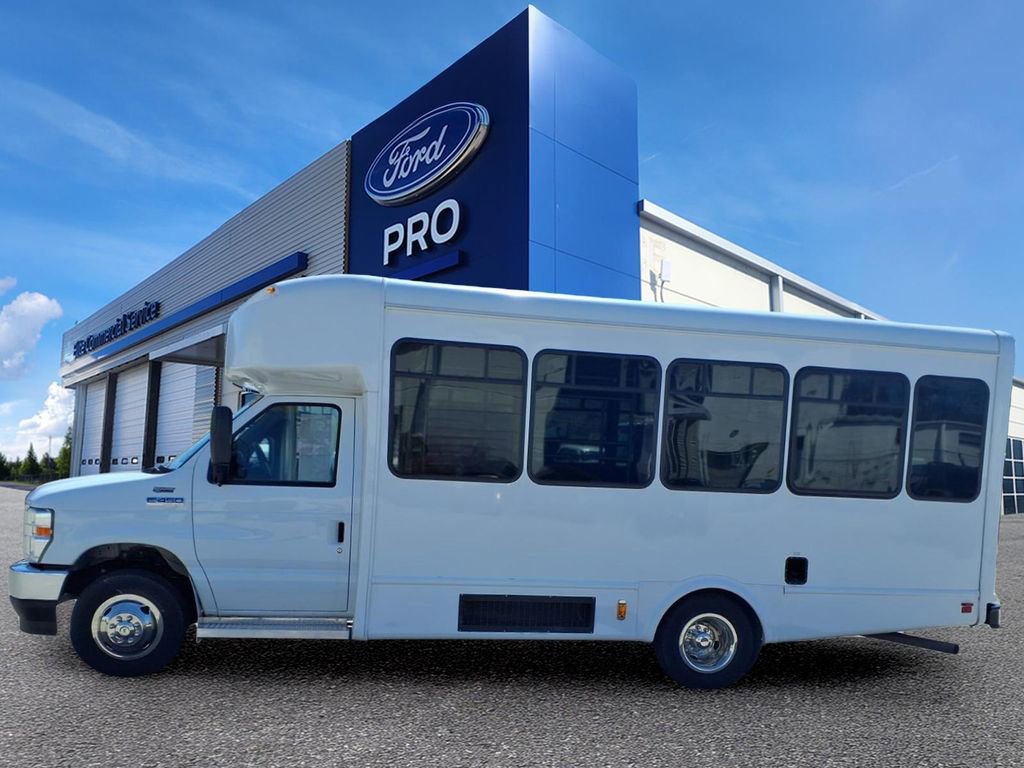 Used 2025 Ford E-450 and Econoline 450 Super Duty w/ Shuttle Bus Prep Package RWD image 15