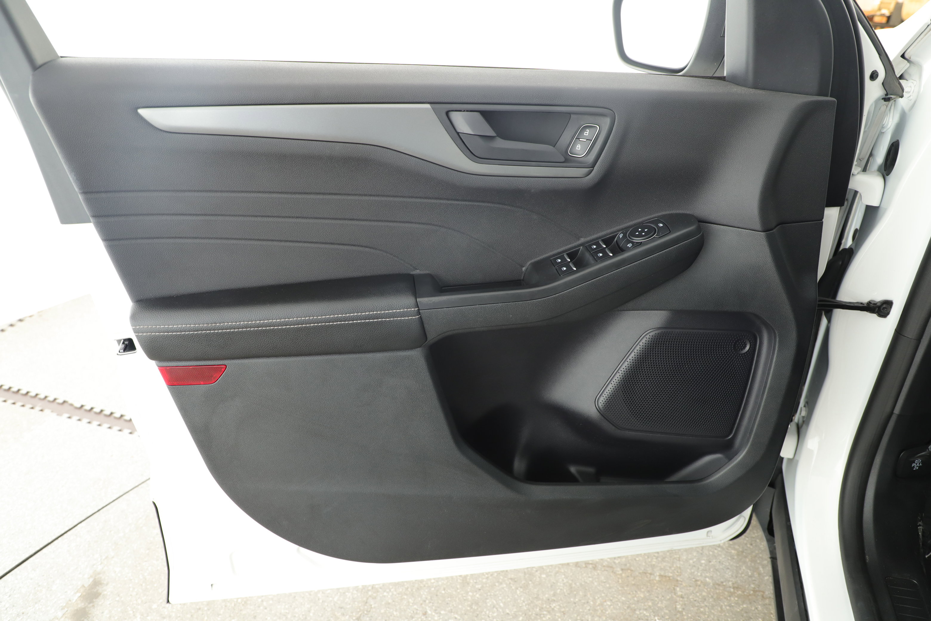 Used 2023 Ford Escape Active w/ Tech Pack #1 FWD image 8