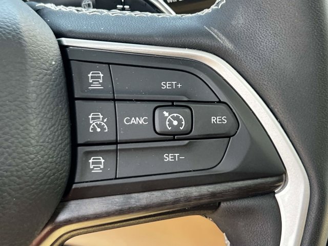 Used 2023 Jeep Grand Cherokee 4WD 4xe image 21