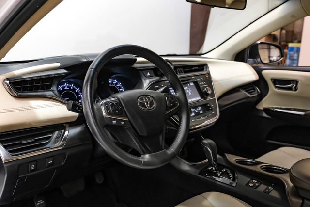 Used 2016 Toyota Avalon XLE FWD image 3