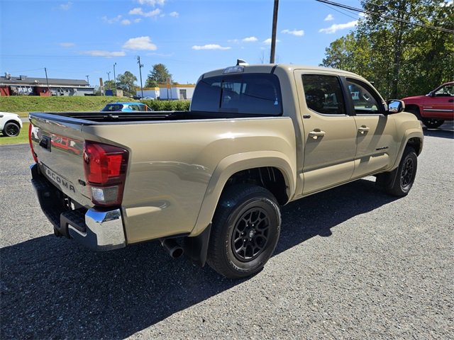 Used 2020 Toyota Tacoma SR5 w/ Blackout Package image 7