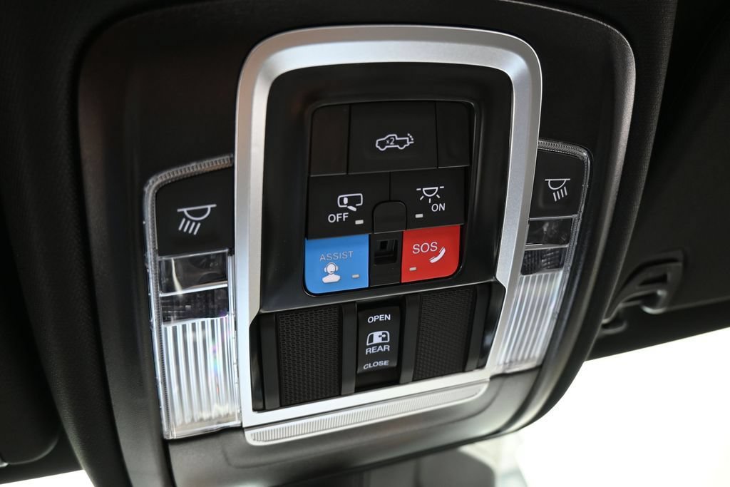 Used 2026 RAM 1500 Laramie AWD/4WD image 31