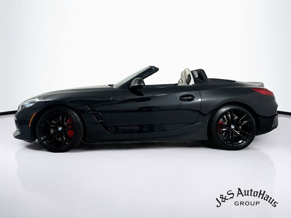 Used 2022 BMW Z4 M40i w/ Premium Package RWD image 4