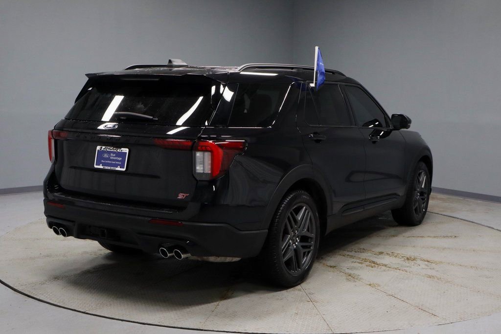 Certified 2025 Ford Explorer ST image 11