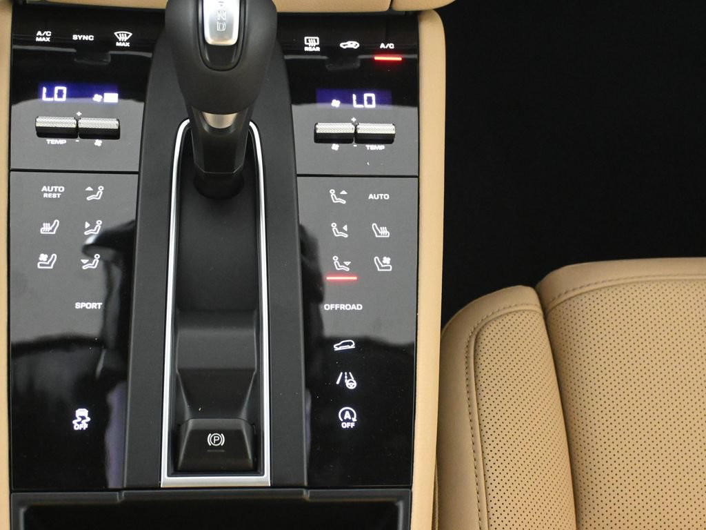 New 2026 Porsche Macan AWD/4WD image 26