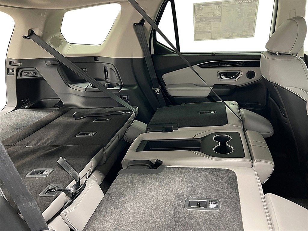 New 2025 Honda Pilot Touring image 33