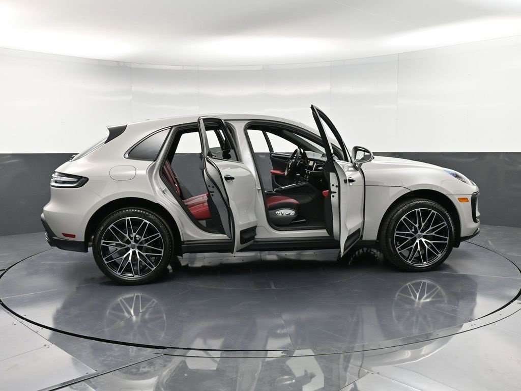 New 2026 Porsche Macan image 34