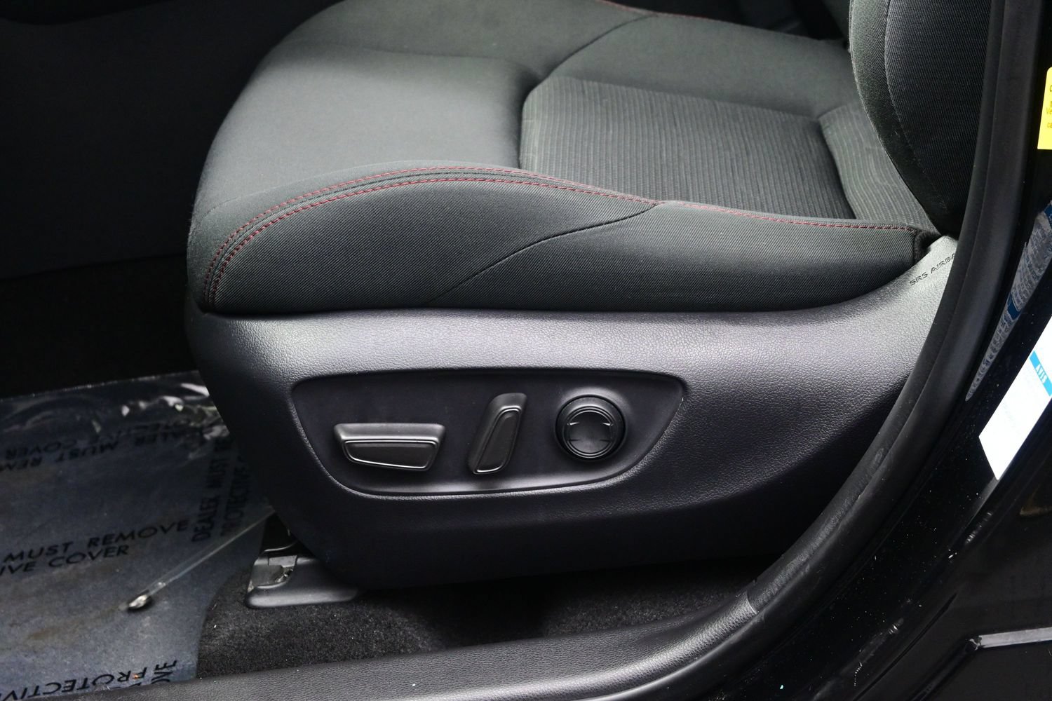 Used 2021 Toyota RAV4 SE w/ Weather & Moonroof Package AWD/4WD image 11