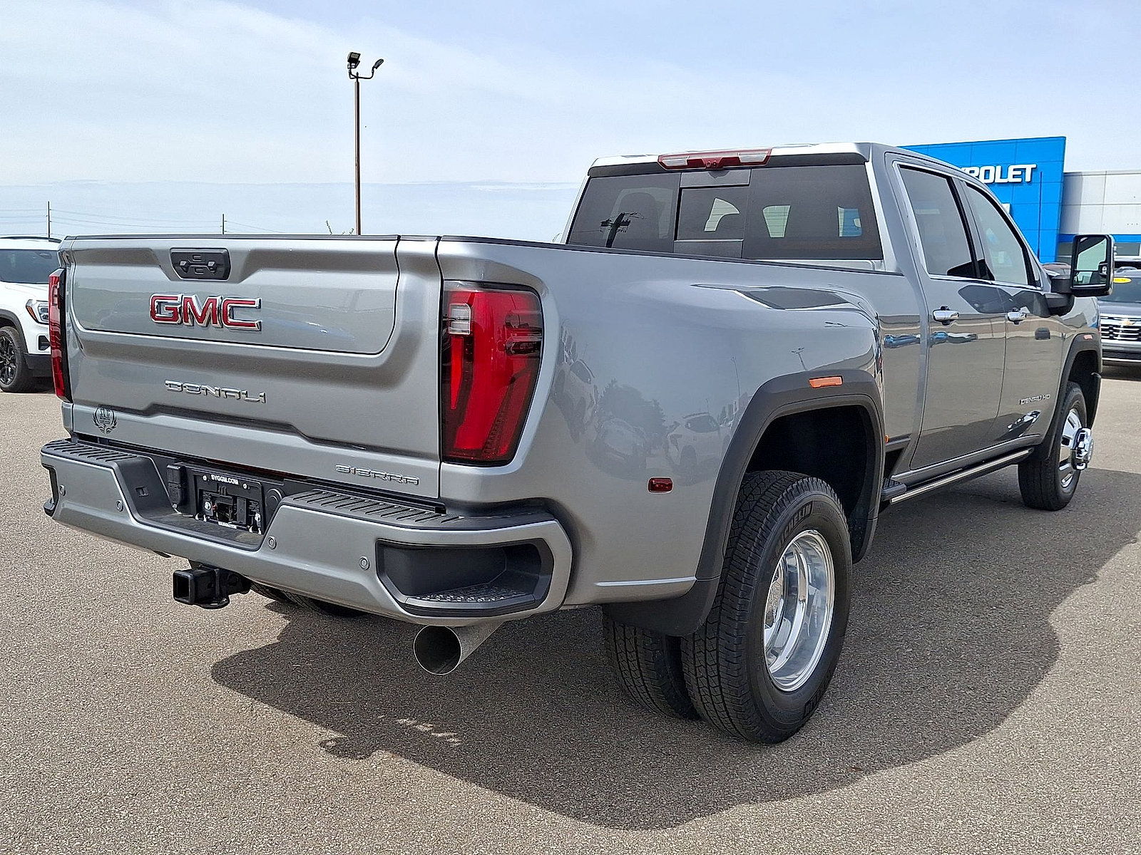 New 2026 GMC Sierra 3500 Denali w/ Denali Reserve Package AWD/4WD image 12