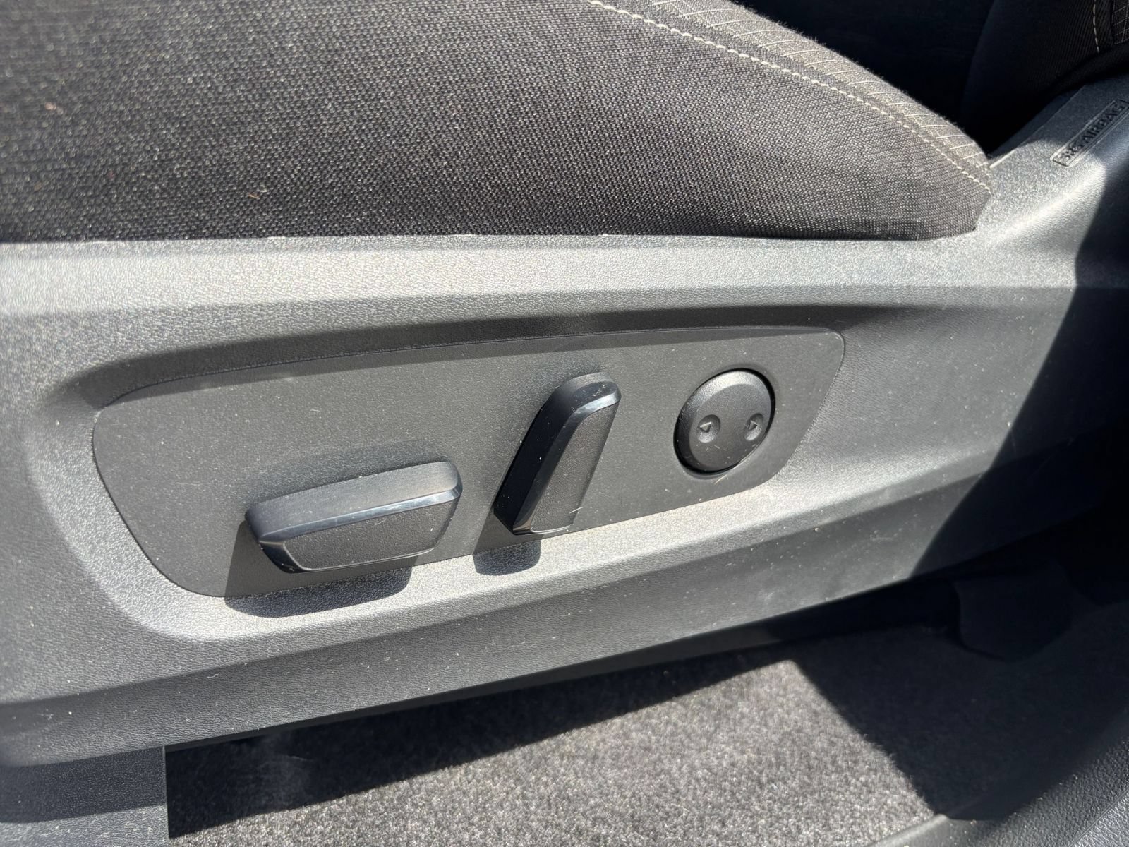 Used 2025 Nissan Pathfinder SV AWD/4WD image 22