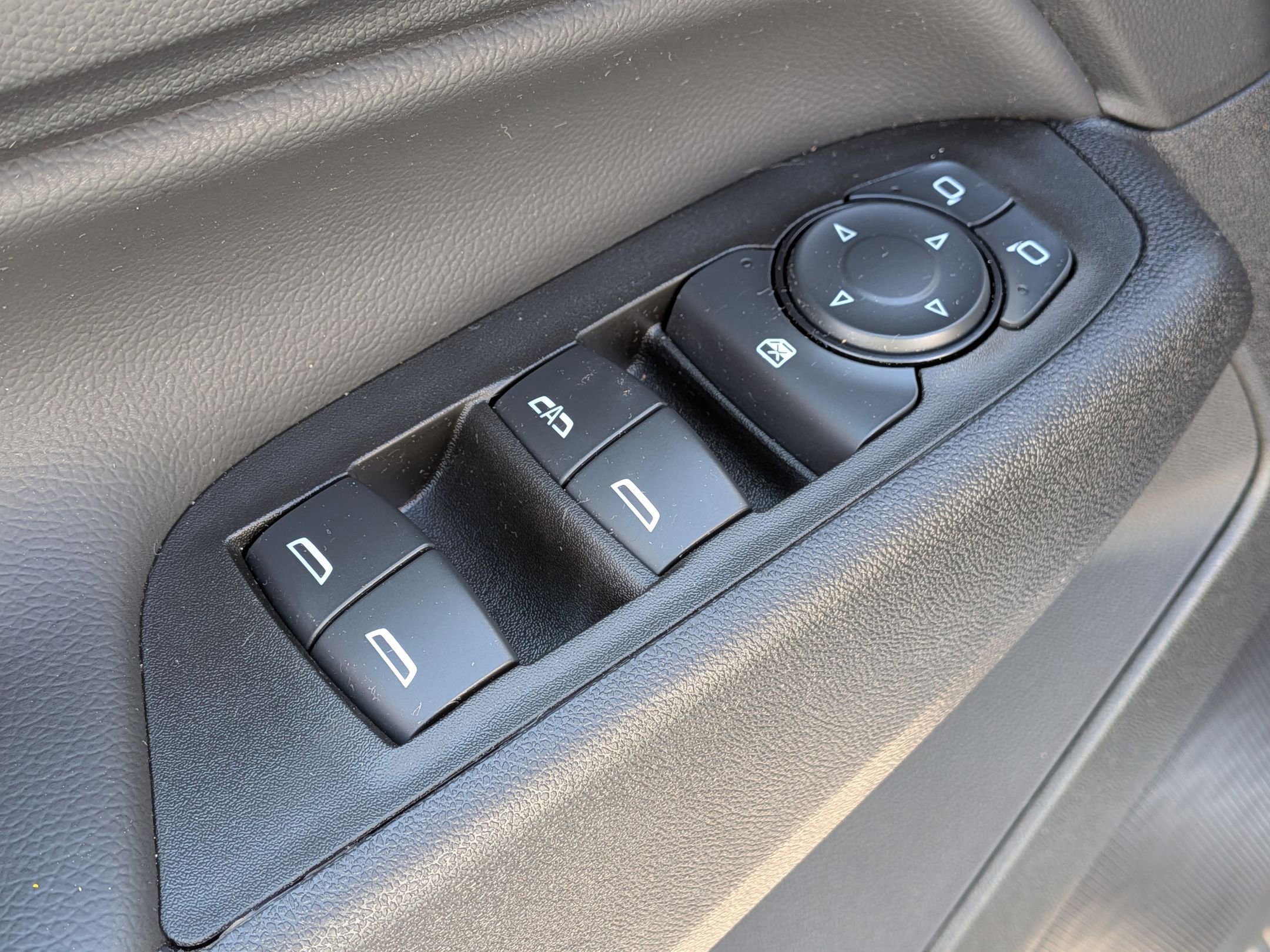 Used 2024 Chevrolet Equinox LT AWD/4WD image 13
