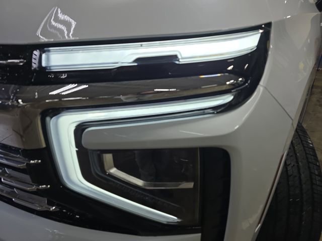 New 2026 Chevrolet Suburban Premier AWD/4WD image 34