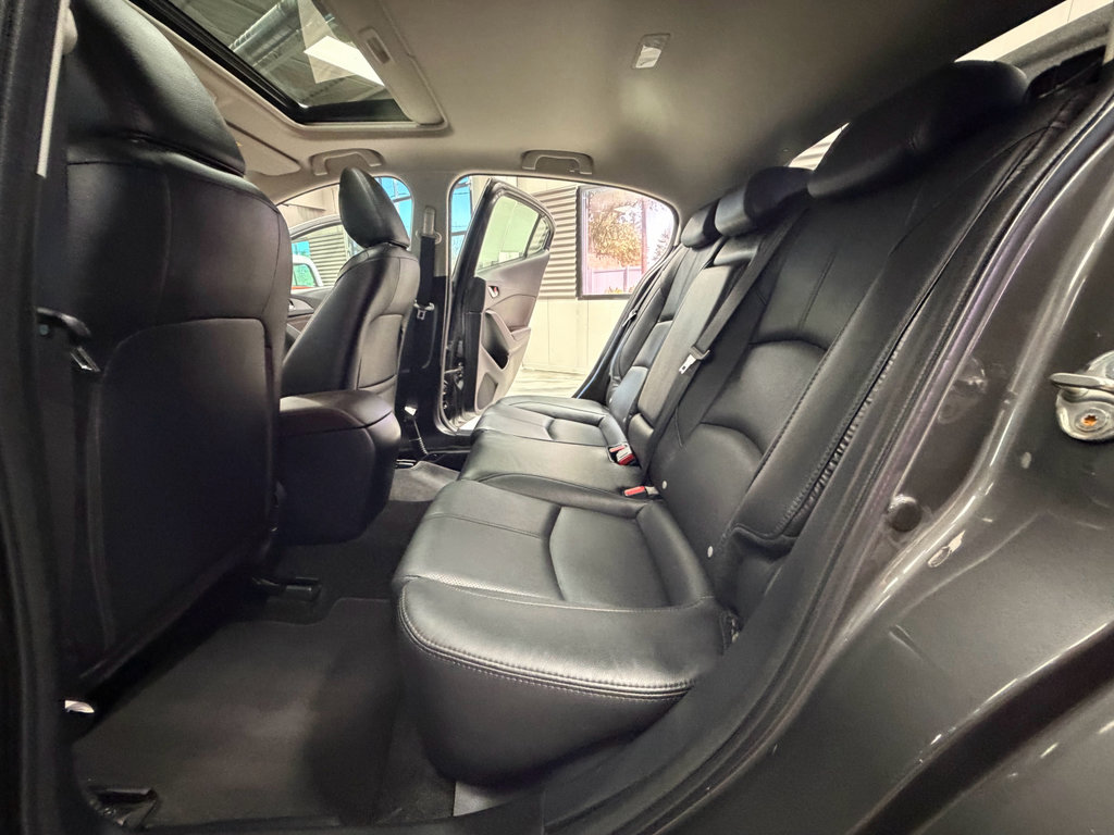 Used 2018 MAZDA MAZDA3 Grand Touring w/ Premium Equipment Package image 54