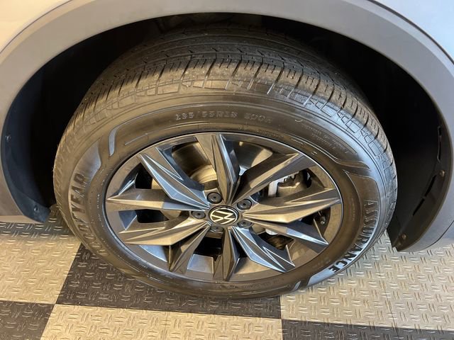 Certified 2024 Volkswagen Tiguan SE w/ Panoramic Sunroof Package FWD image 10