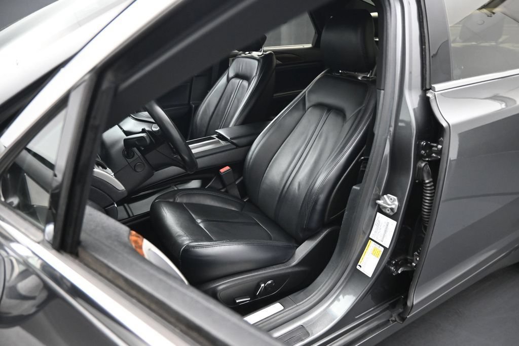 Used 2017 Lincoln MKZ Reserve FWD image 8