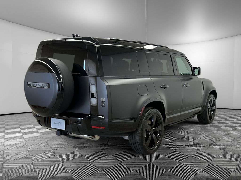 New 2026 Land Rover Defender 130 X-Dynamic SE AWD/4WD image 5