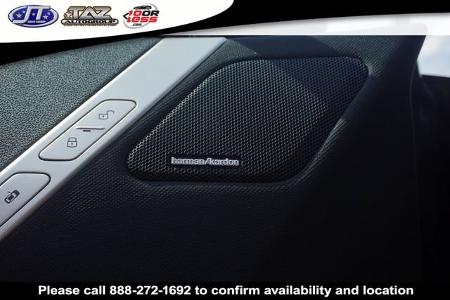 Used 2022 BMW iX xDrive50 w/ Sport Package AWD/4WD image 16