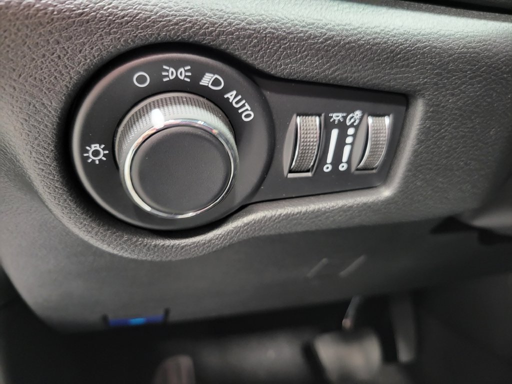 New 2027 Chrysler Pacifica LX FWD image 22