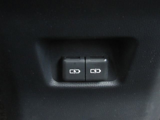 Used 2025 Toyota RAV4 XLE image 27