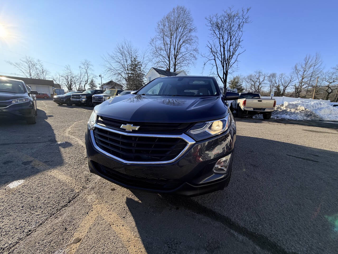 Used 2018 Chevrolet Equinox LT FWD image 2