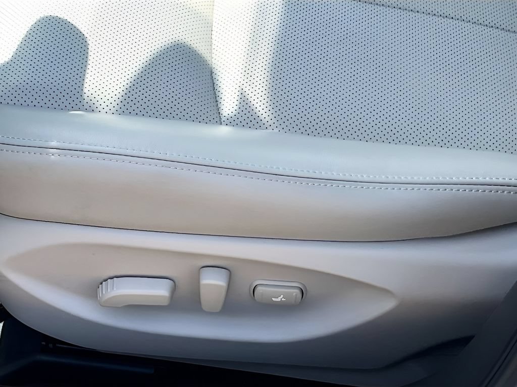 Used 2024 INFINITI Q50 Luxe w/ Cargo Package RWD image 19
