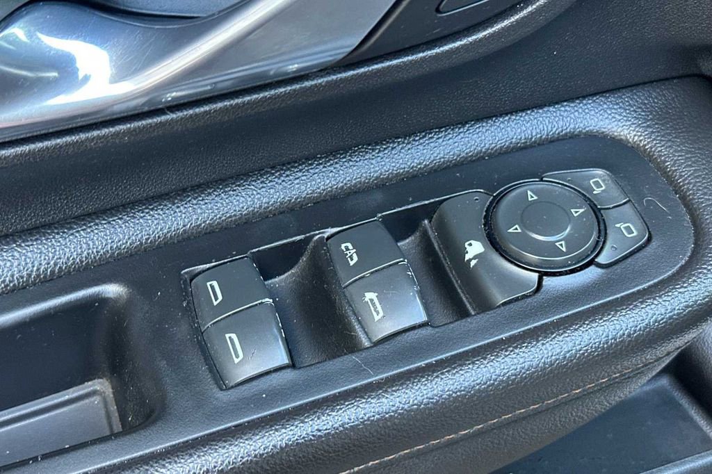 Used 2020 GMC Terrain SLE image 11