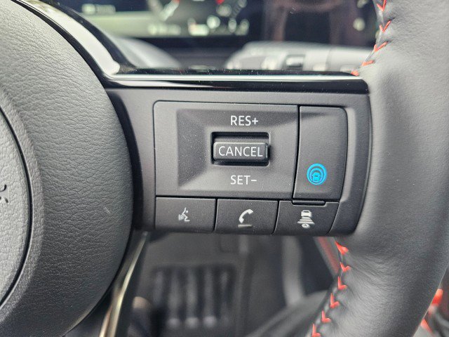 Used 2025 Nissan Kicks SR w/ SR Premium Package image 31