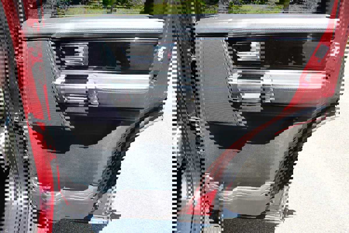 Used 2015 Land Rover LR4 HSE LUX image 36