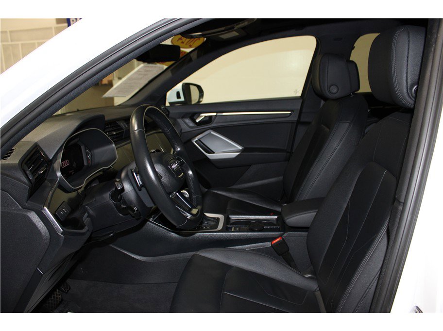 Used 2024 Audi Q3 2.0T Premium image 11